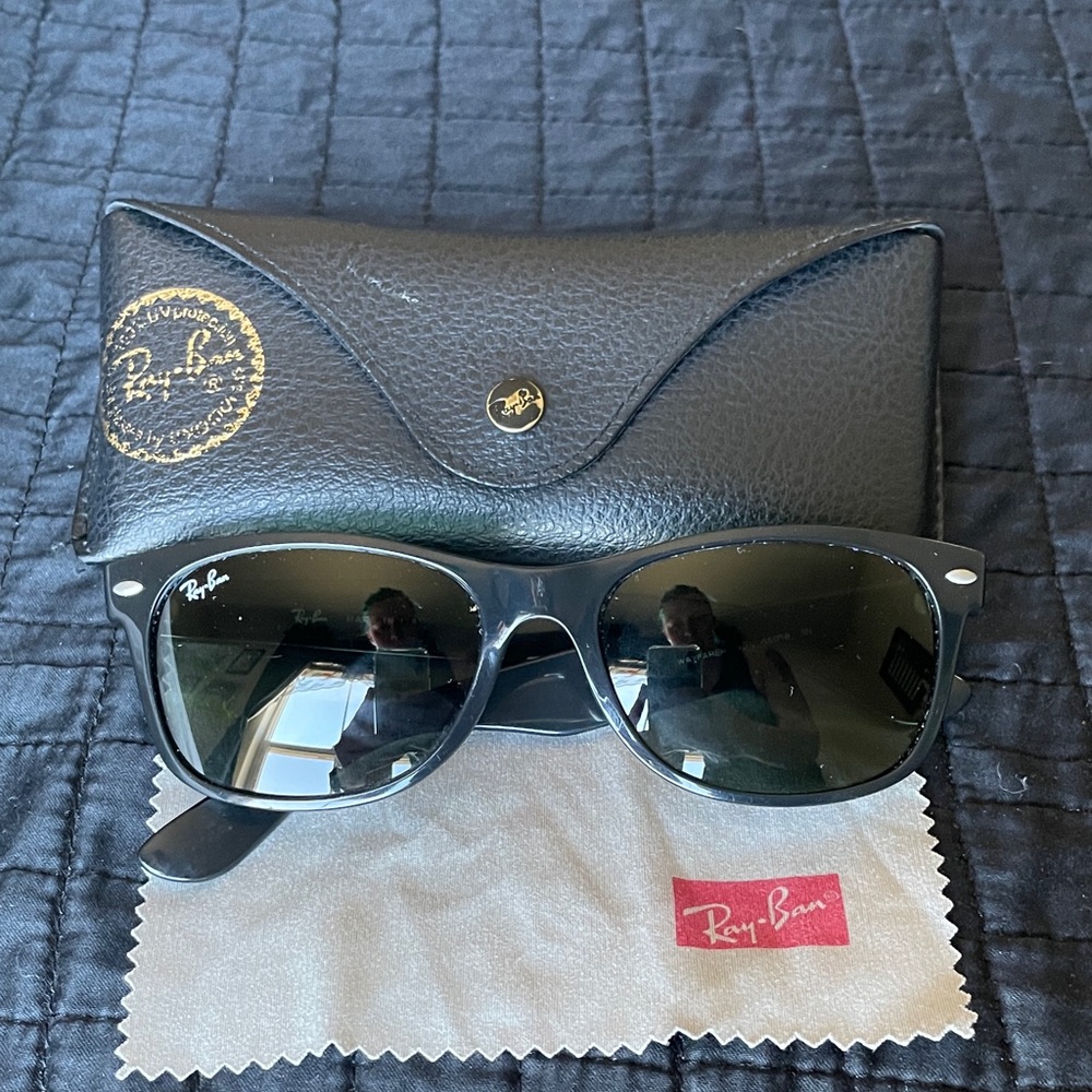 Ray-Ban Classic Black Sunglasses with Case